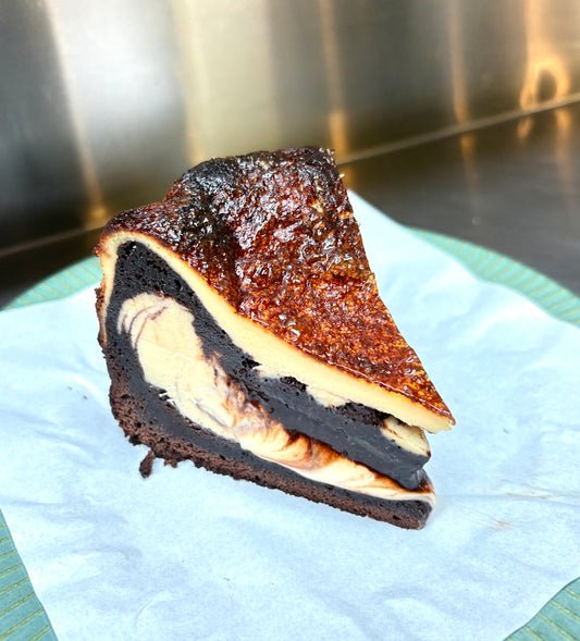 BROWNIE BASQUE CHEESECAKE