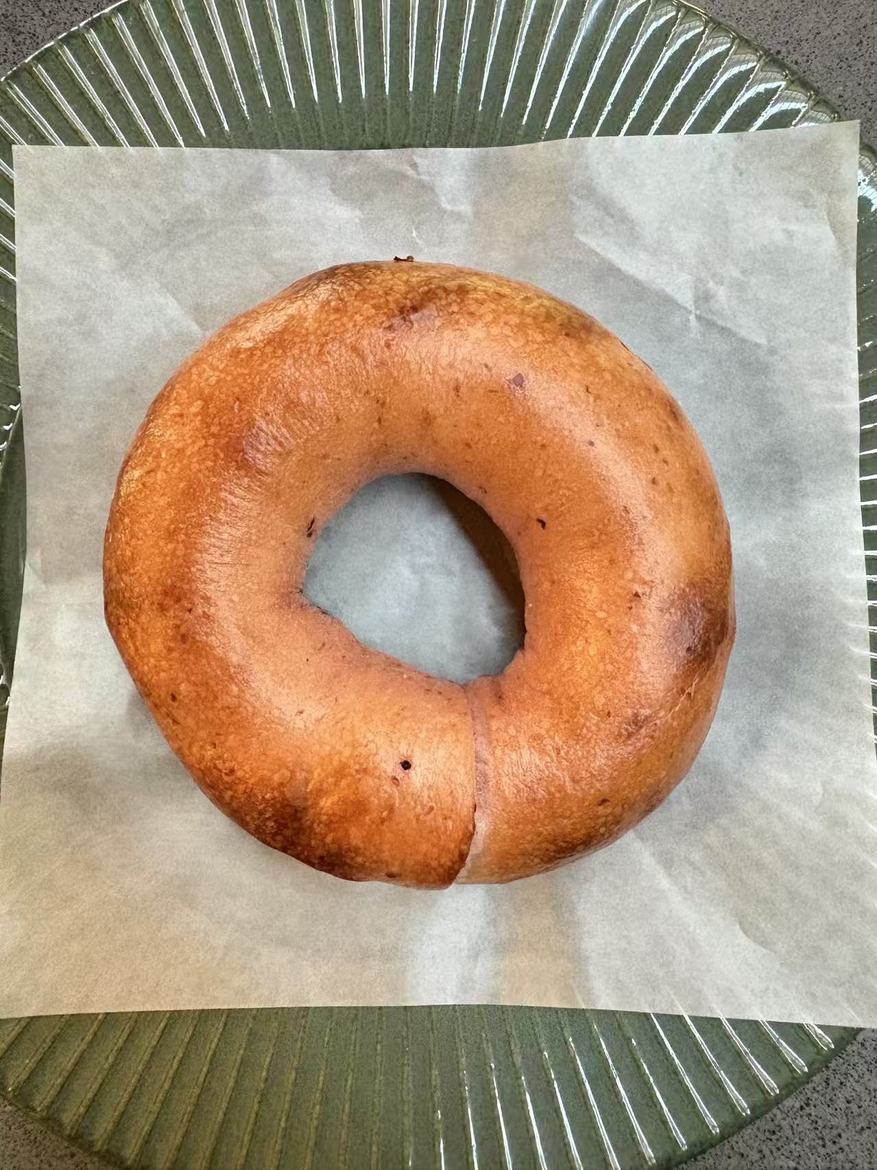 BEETROOT BAGEL
