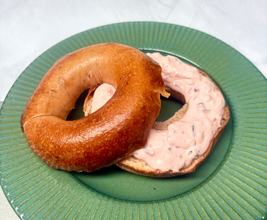 BEETROOT BAGEL WITH BEETROOT CREAM CHEESE