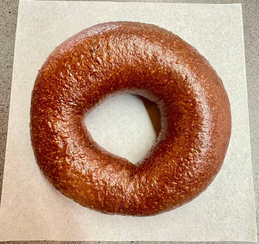 SPRING ONIONS PRETZEL BAGEL