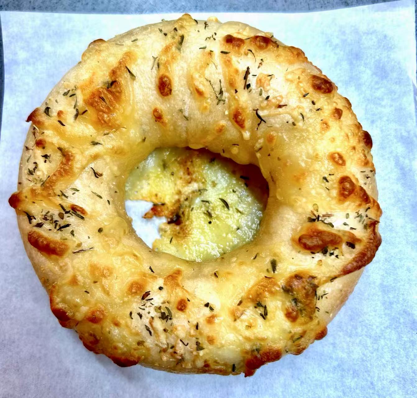 ITALIAN HERBS AND CHEESE BAGEL