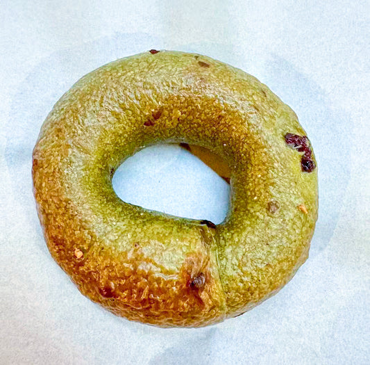 MATCHA WITH CRANBERRIES BAGEL